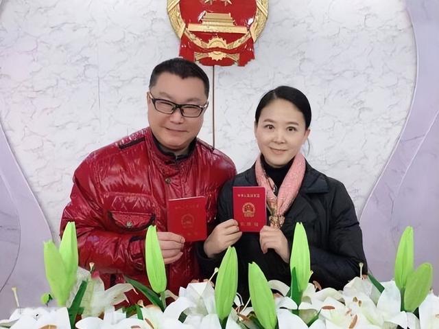 尹相杰以前结过婚吗（凭纤夫的爱红遍大江南北）(23)