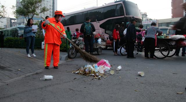 吉克隽逸家境（炫富卖惨哭穷）(26)