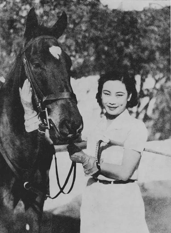 胡蝶和戴笠现在关系（胡蝶到底有什么魅力）(13)