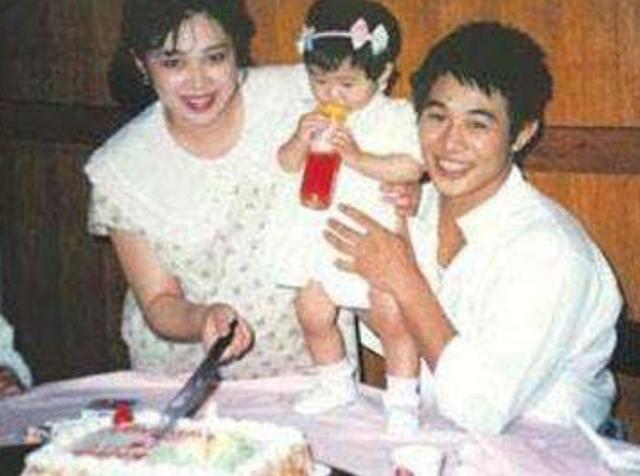 54岁李连杰四个女儿现状（李连杰四个女儿差距大）(9)