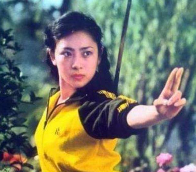 54岁李连杰四个女儿现状（李连杰四个女儿差距大）(16)