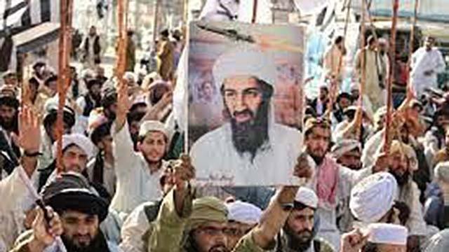 本拉登生前影像（本拉登的逃亡岁月）(16)