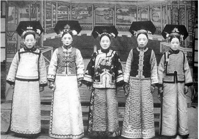 以前旗袍和现代旗袍的区别（上世纪20年代形成的旗袍）(6)