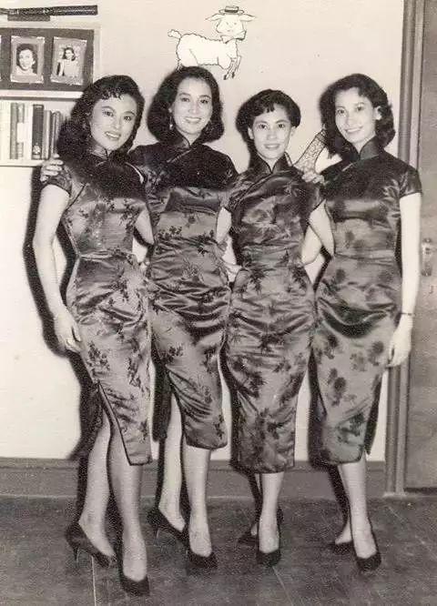 以前旗袍和现代旗袍的区别（上世纪20年代形成的旗袍）(22)