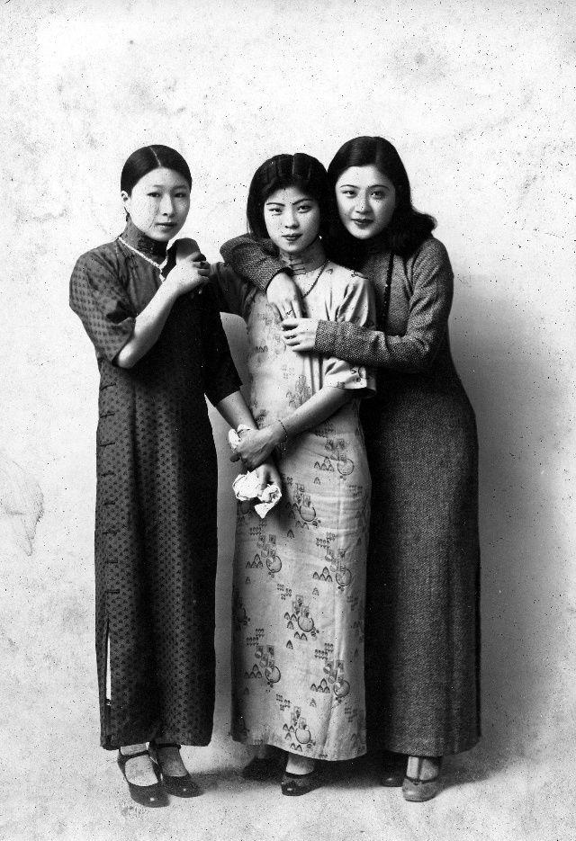 以前旗袍和现代旗袍的区别（上世纪20年代形成的旗袍）(3)