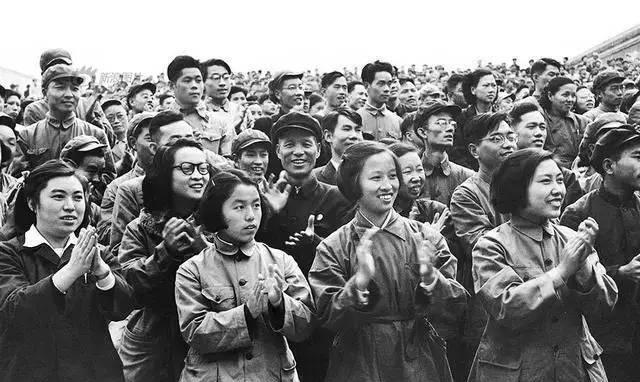 以前旗袍和现代旗袍的区别（上世纪20年代形成的旗袍）(20)