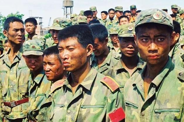 96年抗洪事件（1998年长江大堤即将溃决10万人未撤离）(10)