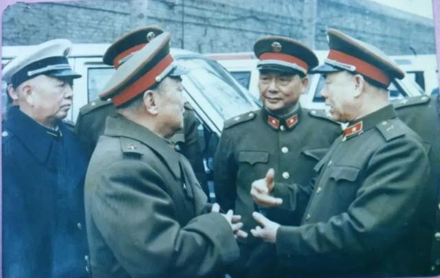 杨尚昆被关押时病危（杨尚昆被关押时病危）(13)