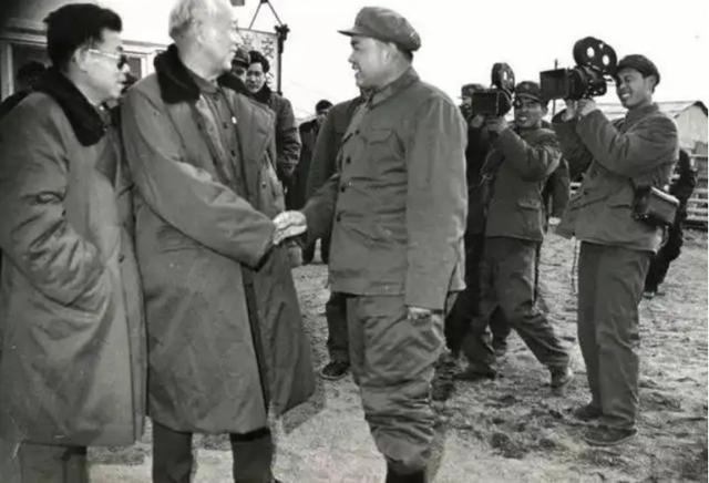 杨尚昆被关押时病危（杨尚昆被关押时病危）(7)