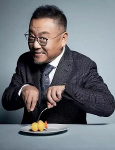 ​范伟春晚小品大全集（再也不是那个脑袋大）