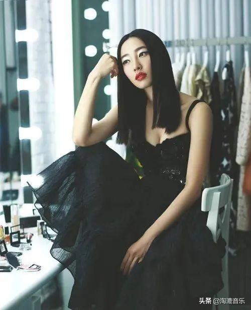 四大出轨女明星现状（被出轨遭陷害百亿票房女演员卷土重来了）(24)