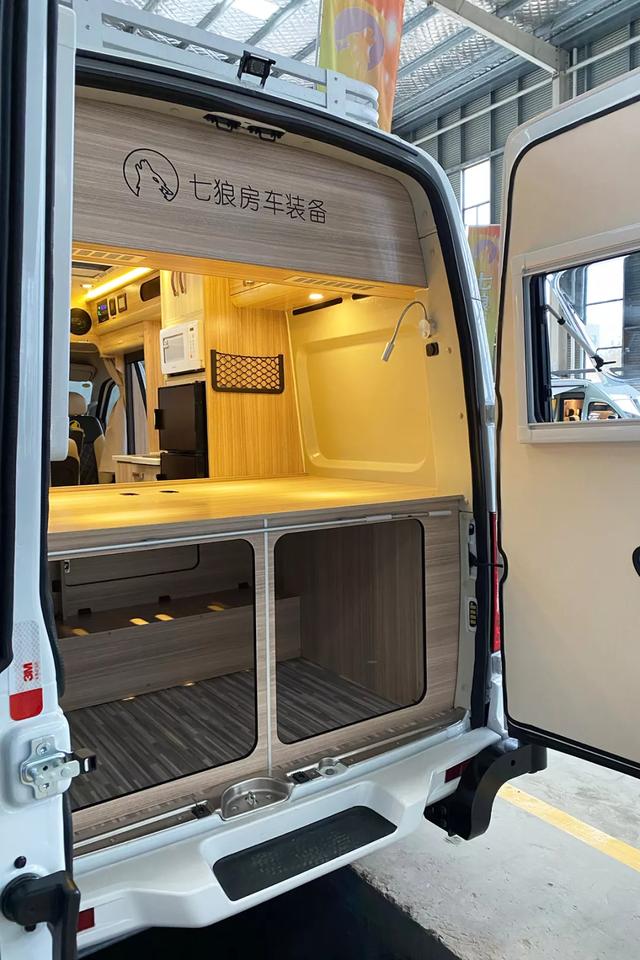 大通v80长轴高顶无中门b型房车（享受周末2人世界）(30)