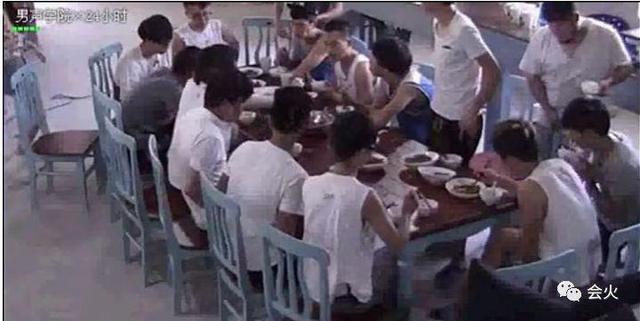 快男时期的华晨宇是如何夺冠的（13届快男时隔六年重聚）(29)