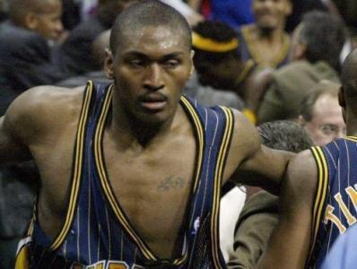 nba十大疯狂时刻（奥本山宫殿事件细节复盘）(3)