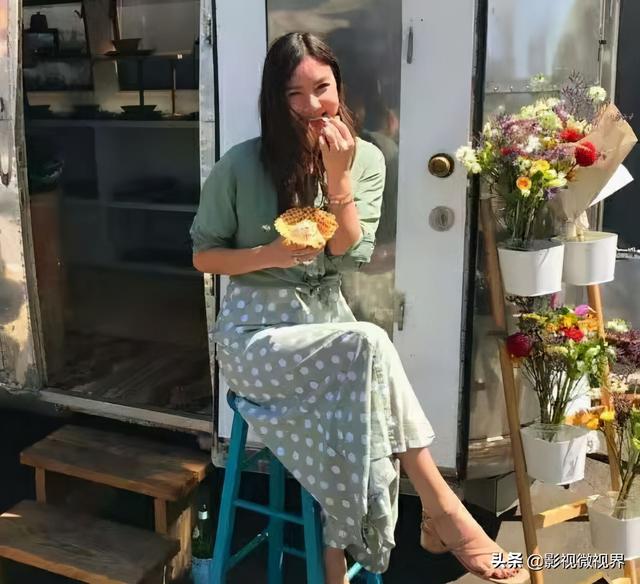 乐基儿素颜近照(乐基儿晒与儿子共浴照引争议)(7)