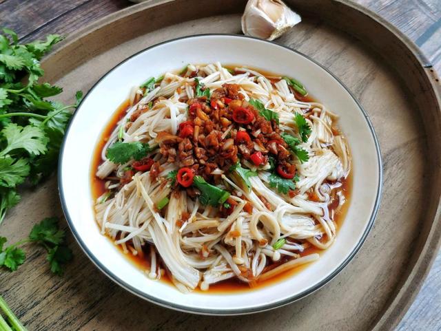 金针菇这样做超级好吃过瘾（凉爽开胃滋味好）(12)