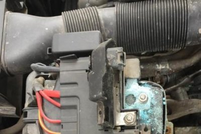 ​蓄电池里面的液体是什么液体