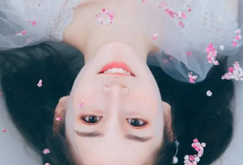 ​经典形容幸福甜蜜的句子(精选52句)