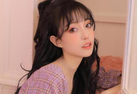 ​形容女子绝美的句子