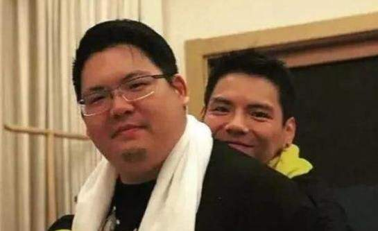 向佑是向太亲生的吗(向佑是丁佩所生)