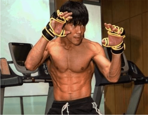 向佑是向太亲生的吗(向佑是丁佩所生)