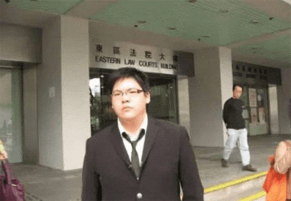 向佑是向太亲生的吗(向佑是丁佩所生)