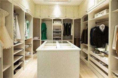 ​衣橱该怎么收纳 如何使用衣橱（按大小/功能/季节分类）