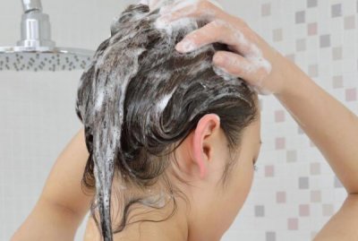 ​洗澡时花洒出水一会热一会凉，水压不稳定/换个恒温花洒