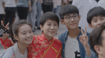 ​高考穿什么颜色衣服寓意好(高考父母穿什么衣服吉利)