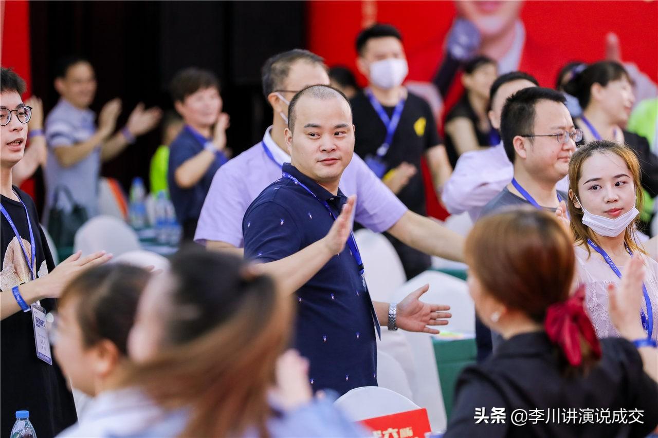 做销售刚加客户微信怎么聊天(刚加微信的客户如何跟进)