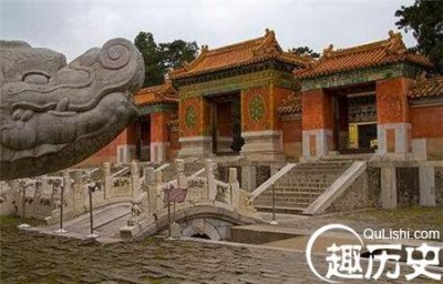 ​乾隆的墓被谁盗了 连乾隆皇帝的尸骨也被抛出