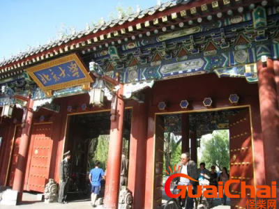 ​北京大学让去参观吗？游客可以去北京大学吗？