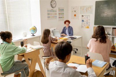 ​万侨鸿（关于万侨鸿的介绍）