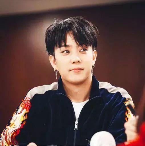 ​朴槿惠亲侄子，国民贵公子，殷志源为啥走上初丁之路？