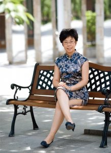 ​才女蒙曼：走红百家讲坛，45岁还未嫁，年迈父母为其买房苦苦征婚