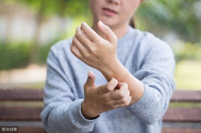 ​经方麻黄连翘赤小豆汤治疗老年皮肤瘙痒医案解读