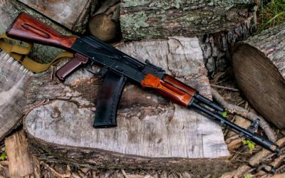 ​AN94被称为点射精度最高的步枪，为什么没能代替精度很低的AK？