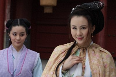 ​她在水浒中扮演了潘巧云，生活中曾是“晶女郎”