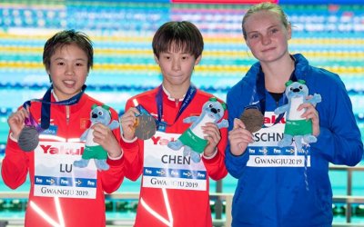 ​游泳世锦赛最新金牌榜！中国10金第一，梦之队冲1金，1人或创纪录