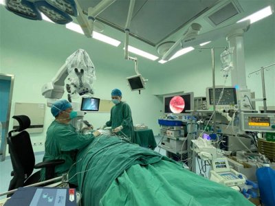 ​耳朵流脓还很痛怎么办 耳朵流脓里面疼是怎么回事