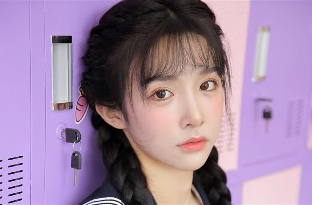 关于三五好友赏花的说说
