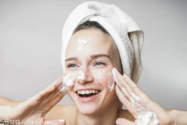 好用的洗面奶排行榜 适合夏季使用的洗面奶推荐 好用的洗面奶排行榜 适合夏季使用的洗面奶推荐