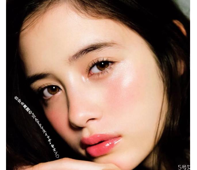 日系妆容要点 日系妆欧美妆对比 日系妆容要点 日系妆欧美妆对比