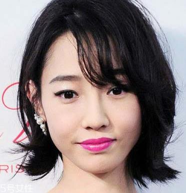 玫红色口红适合什么妆 玫红色口红的整体妆容