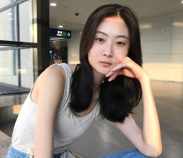 D&G辱华视频的女主角被扒，没想到她是中国人！