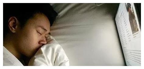 莫小贝的小伙伴邱小冬长大逆袭，但是现在的邱小冬已经慢慢的淡出了娱乐圈，成哈佛高材生完美学霸