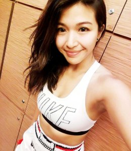 ​女神陈妍希一组高清唯美壁纸图，网友：笑起来真的太迷人