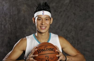 ​林书豪巅峰时期有多恐怖？“林疯狂”席卷全美，洛杉矶报纸全是他