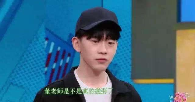 抖音男神费启鸣:摘掉眼镜上《快乐大本营》,新晋男神也见光死?