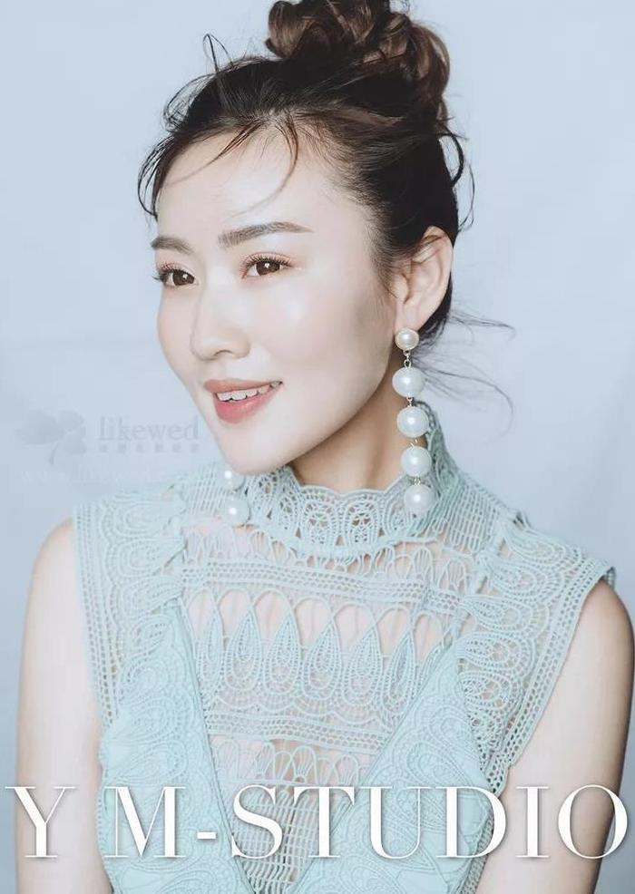 赵丽颖最爱的丸子头!同样减龄的花瓣头,半丸头,双丸头也齐齐上